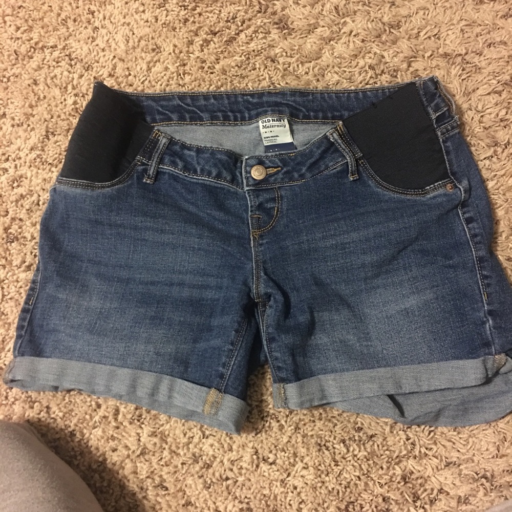 Old navy side panel maternity jean short